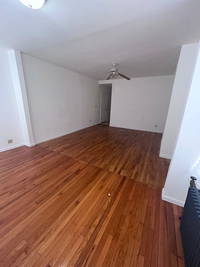 Photo - 636 E 230th St Apartment