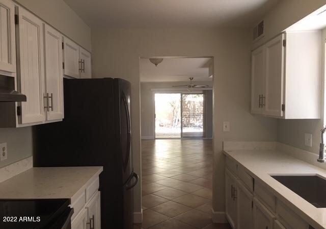 Building Photo - 610 E Colgate Dr