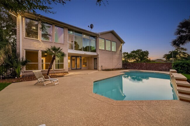 Foto del edificio - 7203 Timberlake Dr