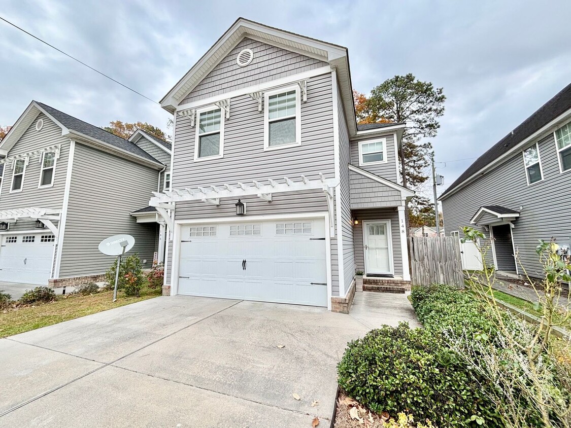Gorgeous Home in Town Center Virginia Beach! - Gorgeous Home in Town Center Virginia Beach!