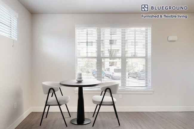 Foto del edificio - 13195 W Progress Cir