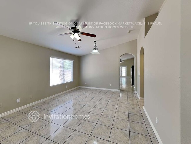 Foto del edificio - 1530 W St Anne Ave