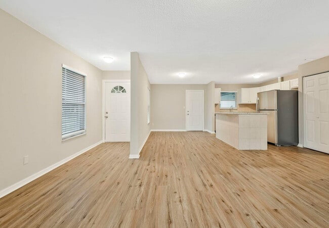 Foto del edificio - 1310 Celia Way