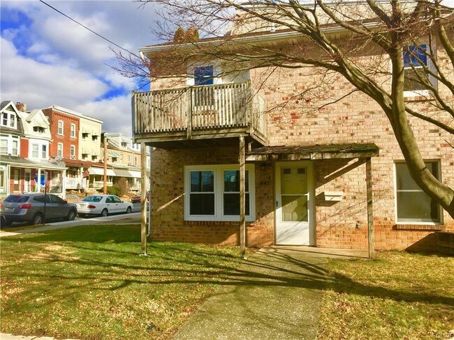 Building Photo - 1550 Liberty St