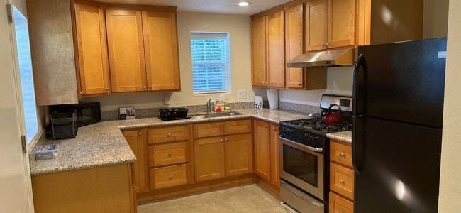 Photo - SHORT TERM LEASE ONLY - FULLY FURNISHED UNIT! House