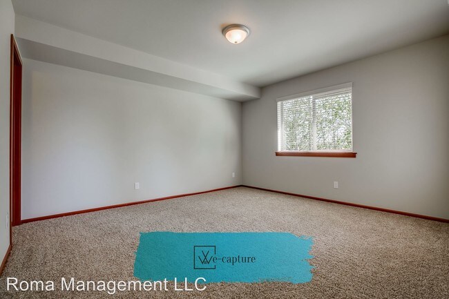 Building Photo - 557-5122 W Bakerview Rd