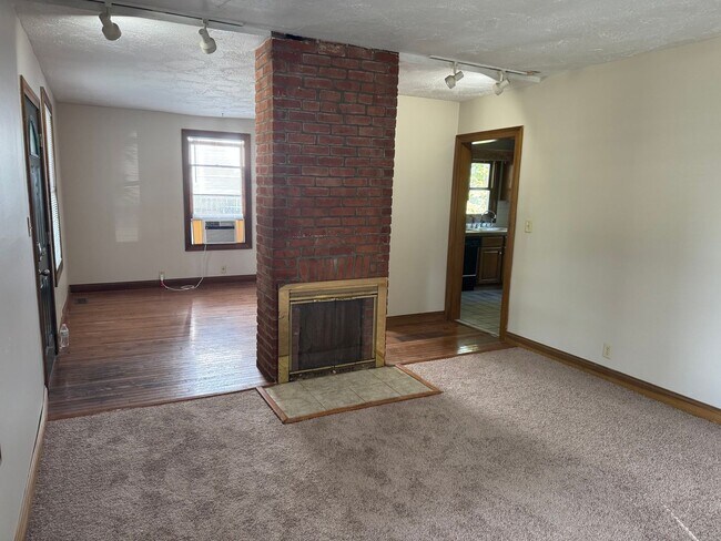 Foto del edificio - 1211 E Walnut St