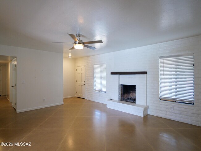 Building Photo - 7420 E 39th St