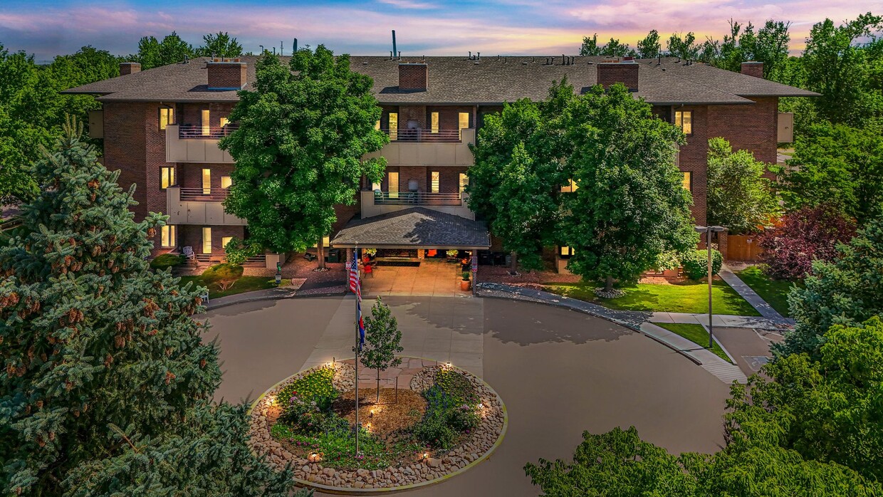 Community Exterior - The Courtyard At Lakewood Senior Apartments