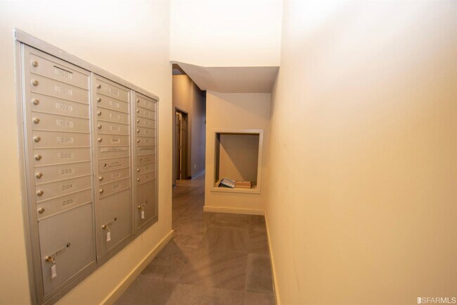 Building Photo - 237 Shipley St
