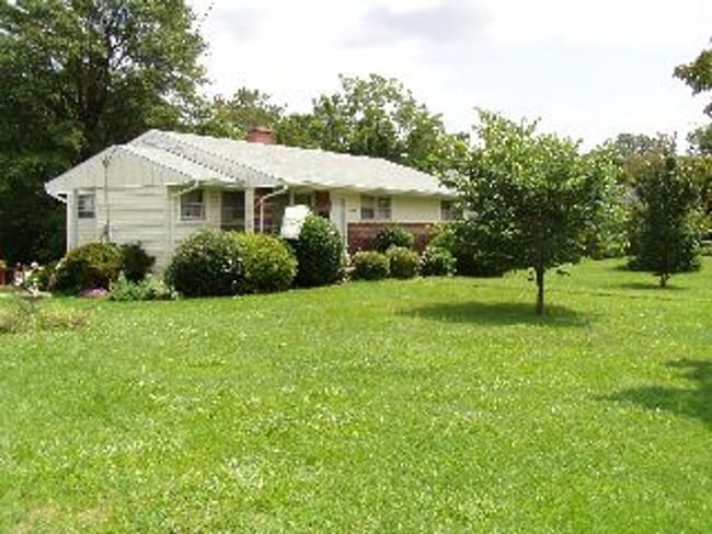One Story Ranch on Sandusky Drive - One Story Ranch on Sandusky Drive House