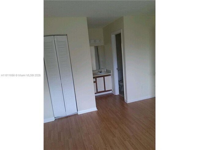 Foto del edificio - 1237 SW 46th Ave