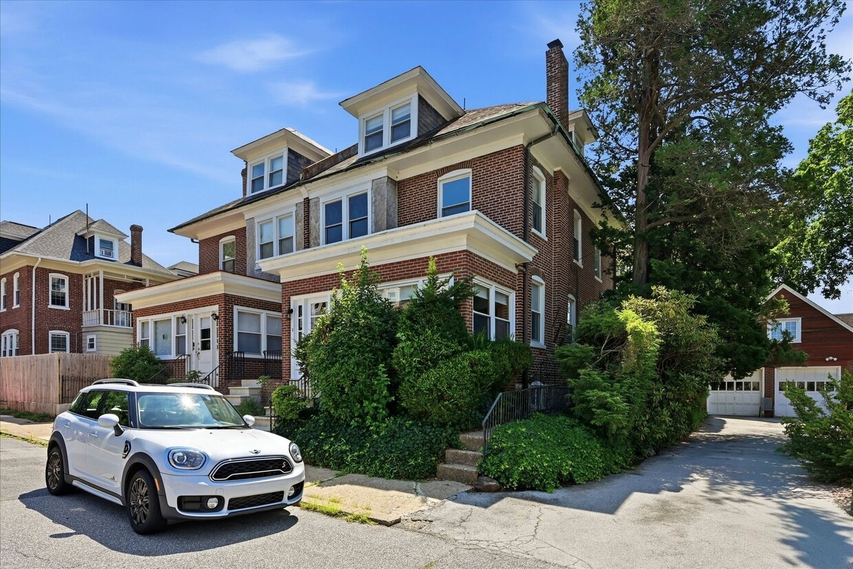 Updated 1 Bed by Brandywine - Updated 1 Bed by Brandywine