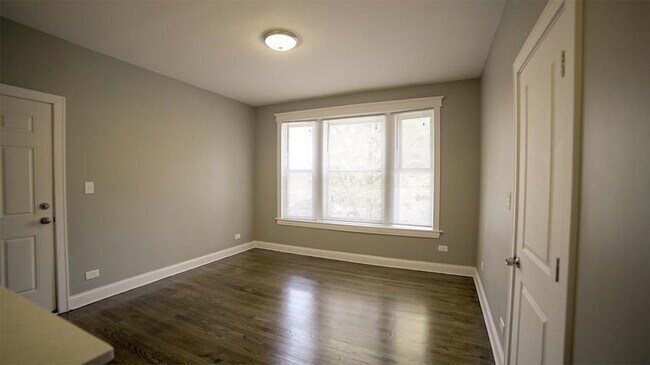 Building Photo - 1904 N Lawndale Ave