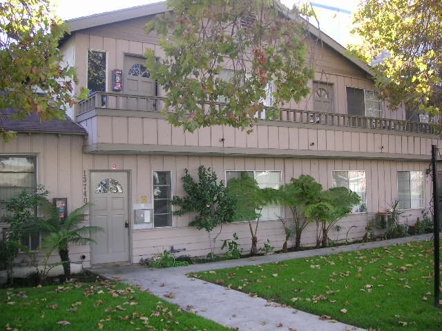 Foto del edificio - 13740 Oxnard St