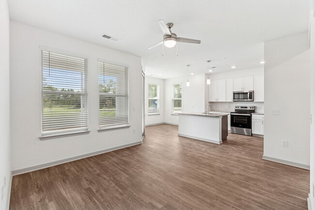 Building Photo - Alera at Hunters Glen