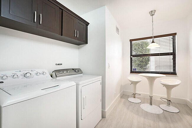 Foto del edificio - 3114 SW 20th Terrace