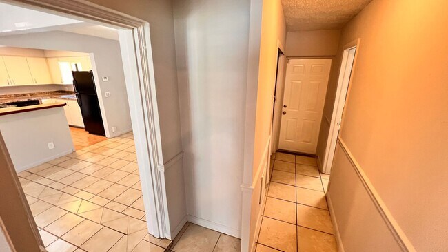 Building Photo - Charming 4 Bedroom, 3 Bathroom Home in Orl...