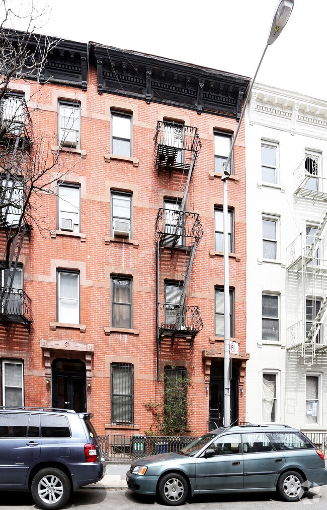 Building Photo - 227 Sackett St