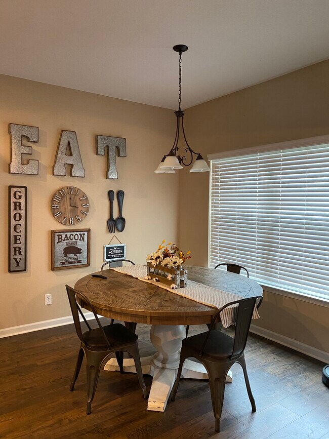 Foto del edificio - 1098 Marne Blvd