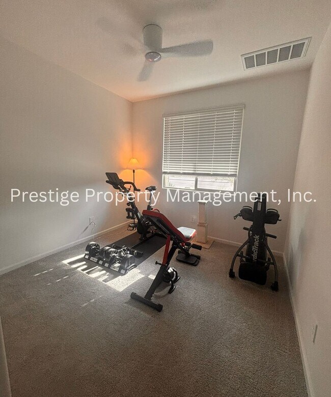 Foto del edificio - Beautiful 2/2 2-Story West Side Home With ...