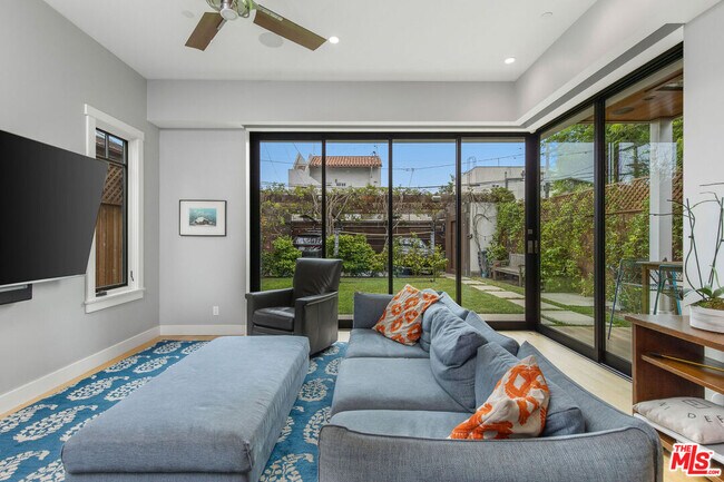 Foto del edificio - 106 Dudley Ave