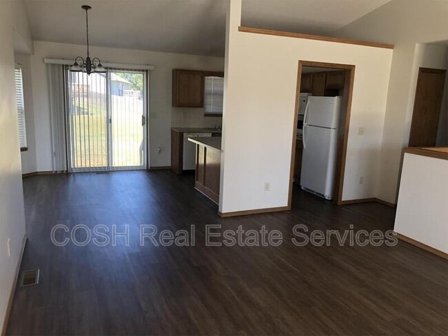 Building Photo - 1342 N Aksarben Ct