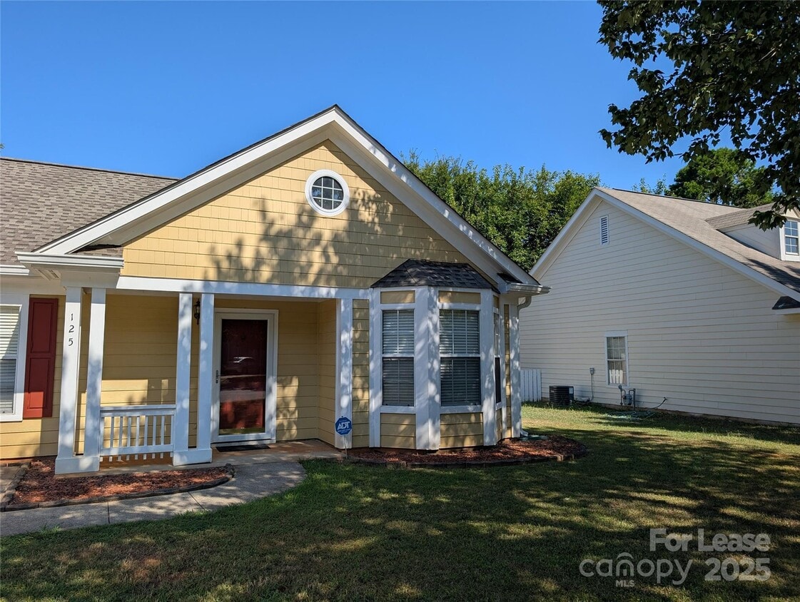 Primary Photo - 125 Foxglove Dr