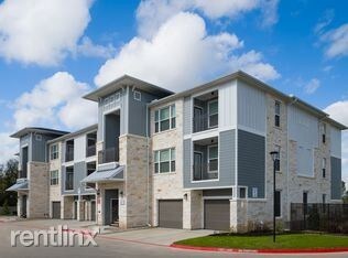 Foto principal - 994 W Cedar Bayou Lynchburg Rd
