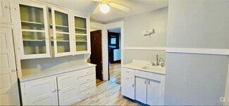 Building Photo - 320 Jewett Ave