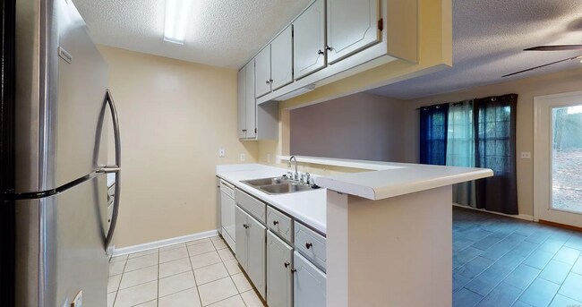 Foto del edificio - 166 Commons Dr