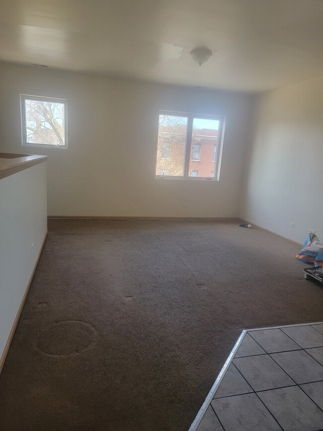 Building Photo - 1423 S Karlov Ave