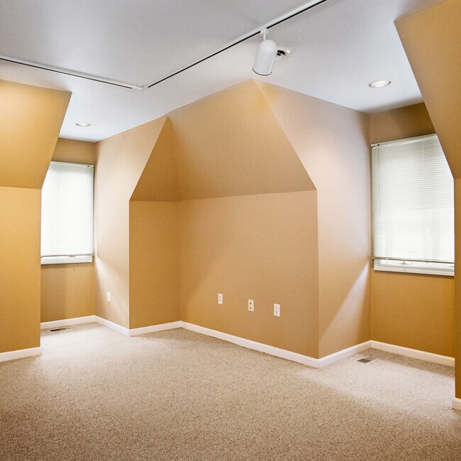 Foto del edificio - 6348 Walnut St