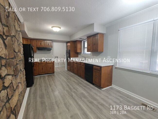 Building Photo - 3 Bed, 2.5 Bath in Ringgold - Two Car Garage