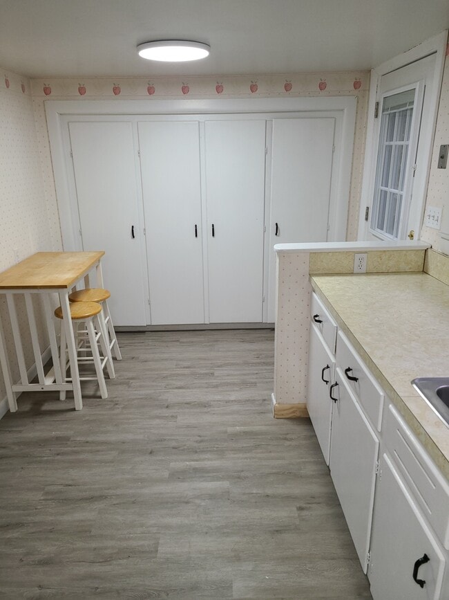 Kitchen - 4 Pipers Ln