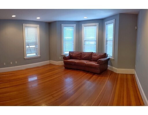 Foto del edificio - 629 Dorchester Ave