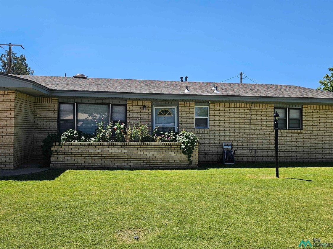 Foto principal - 217 W University Dr