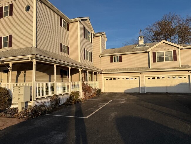 Foto del edificio - 437 N Main St