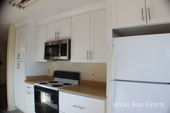 Foto del edificio - 9415 Brentwood St