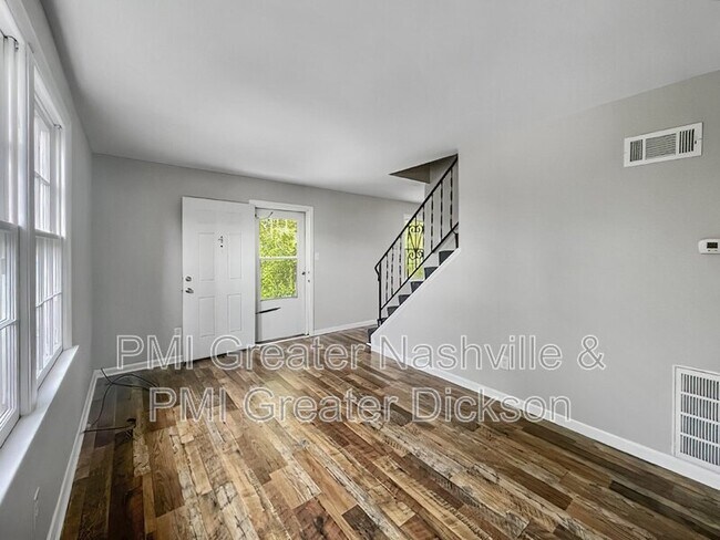 Foto del edificio - 121 Old Columbia Rd