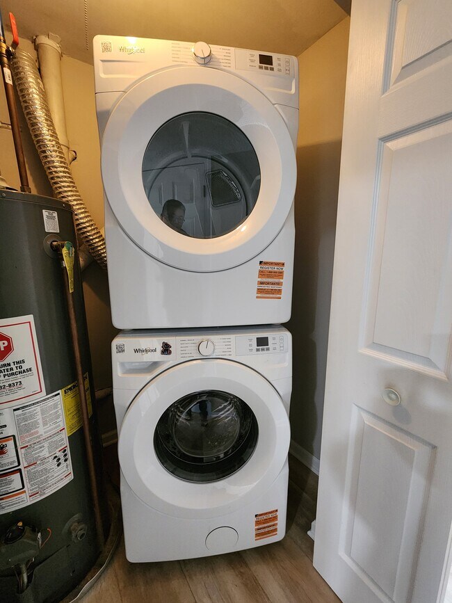 Foto del edificio - 7497 Stonetrail Way