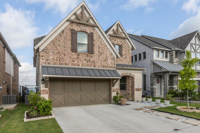 Foto del edificio - 18134 Lakefront Ct