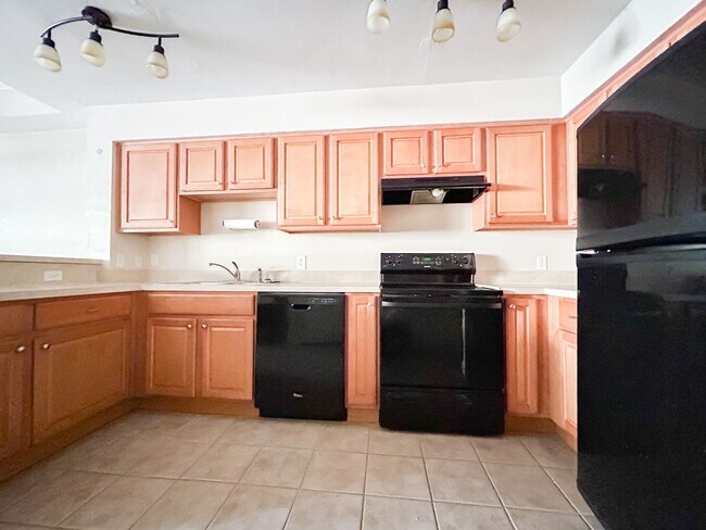 Building Photo - Beautiful 2 Bedroom 1.5 Bath in Beacon Hill