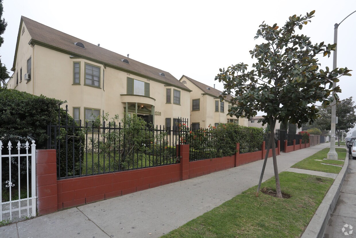 Foto del edificio - Crenshaw Apartments