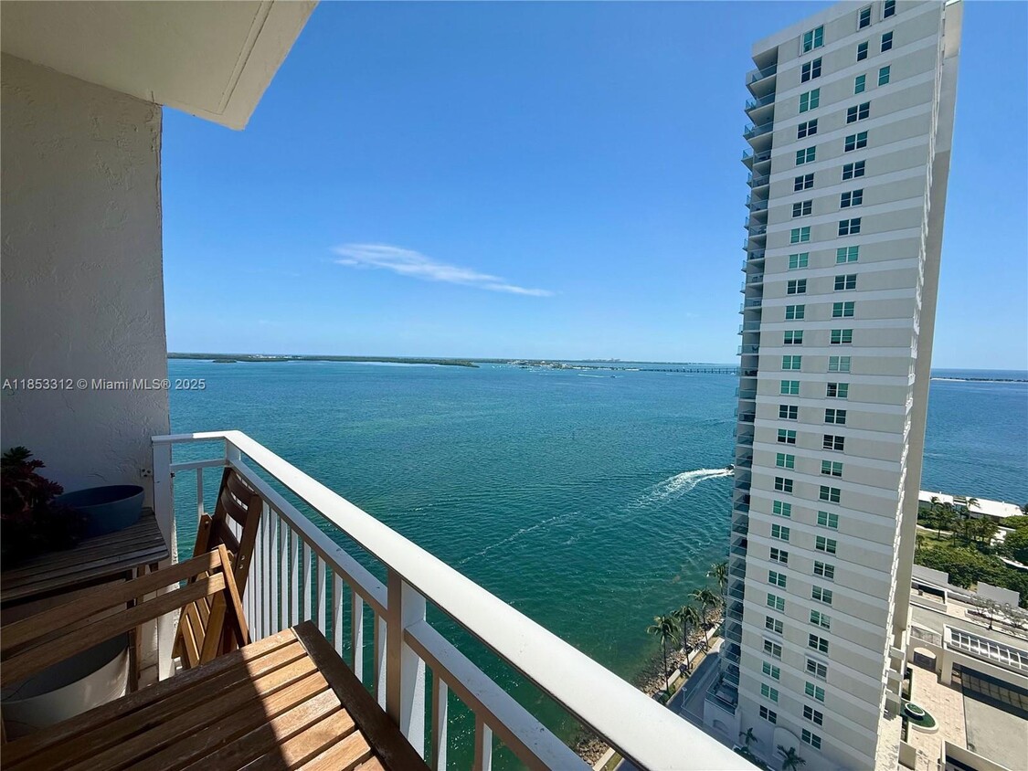 Foto principal - 770 Claughton Island Dr
