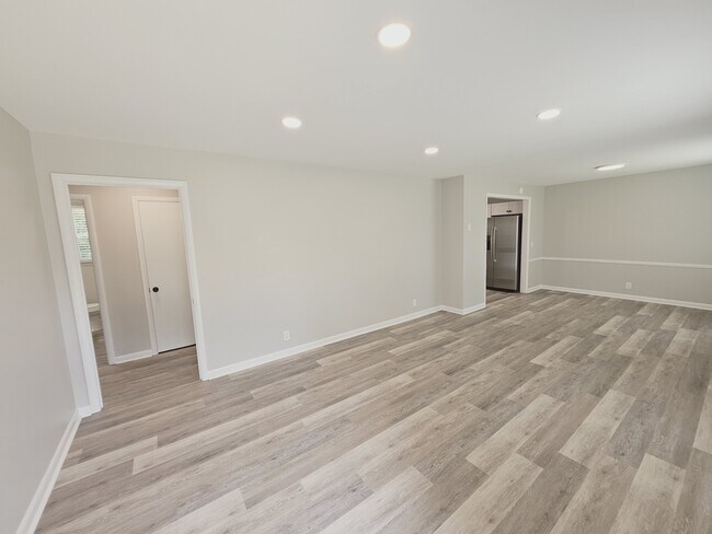 Photo - 919 Rexdale Dr House