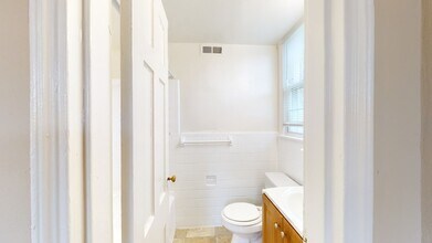 Interior Photo - Presidential Greens