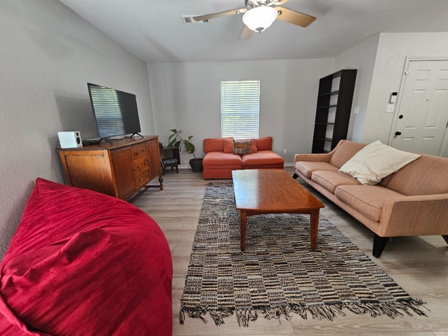Building Photo - 1408 Riverside Dr