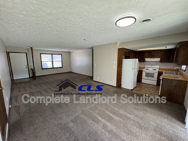 Building Photo - 1795 E Southern Manor Dr