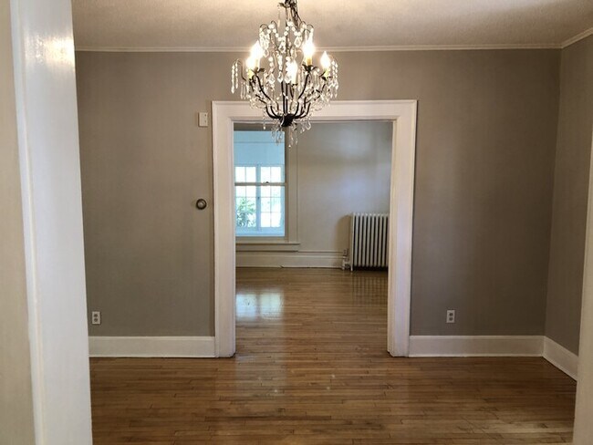 Foto del edificio - 3BR, 2BA HOME IN UPTOWN AVAILABLE 10/4!